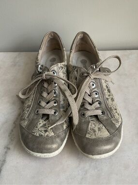 Remonte R1402-60 in Beige and Metallic Grey